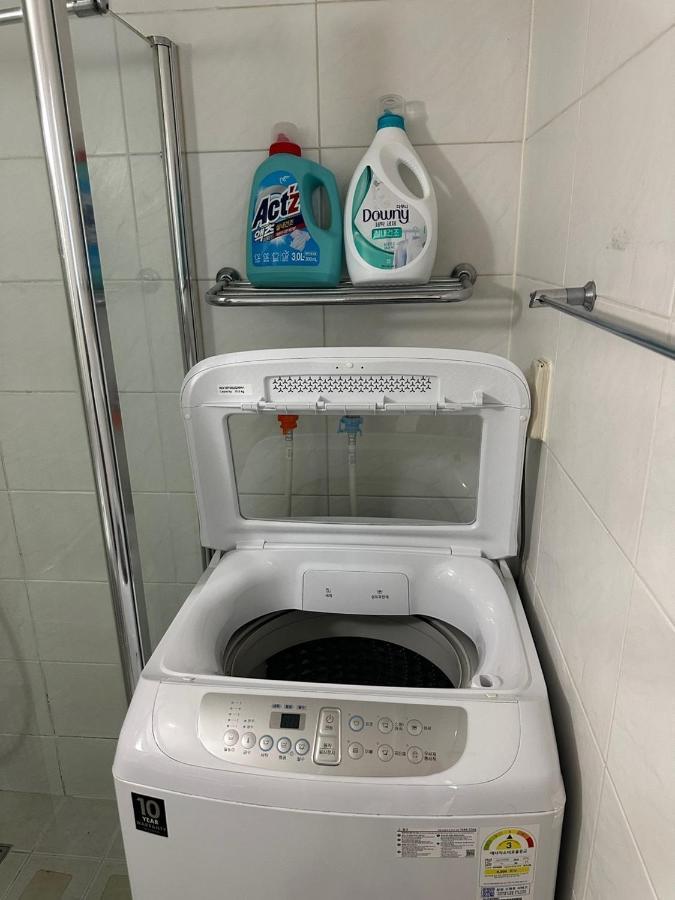 Hongdae Guesthouse 1Min From Hongik Uni Station Exit #1 Seoul Exterior photo