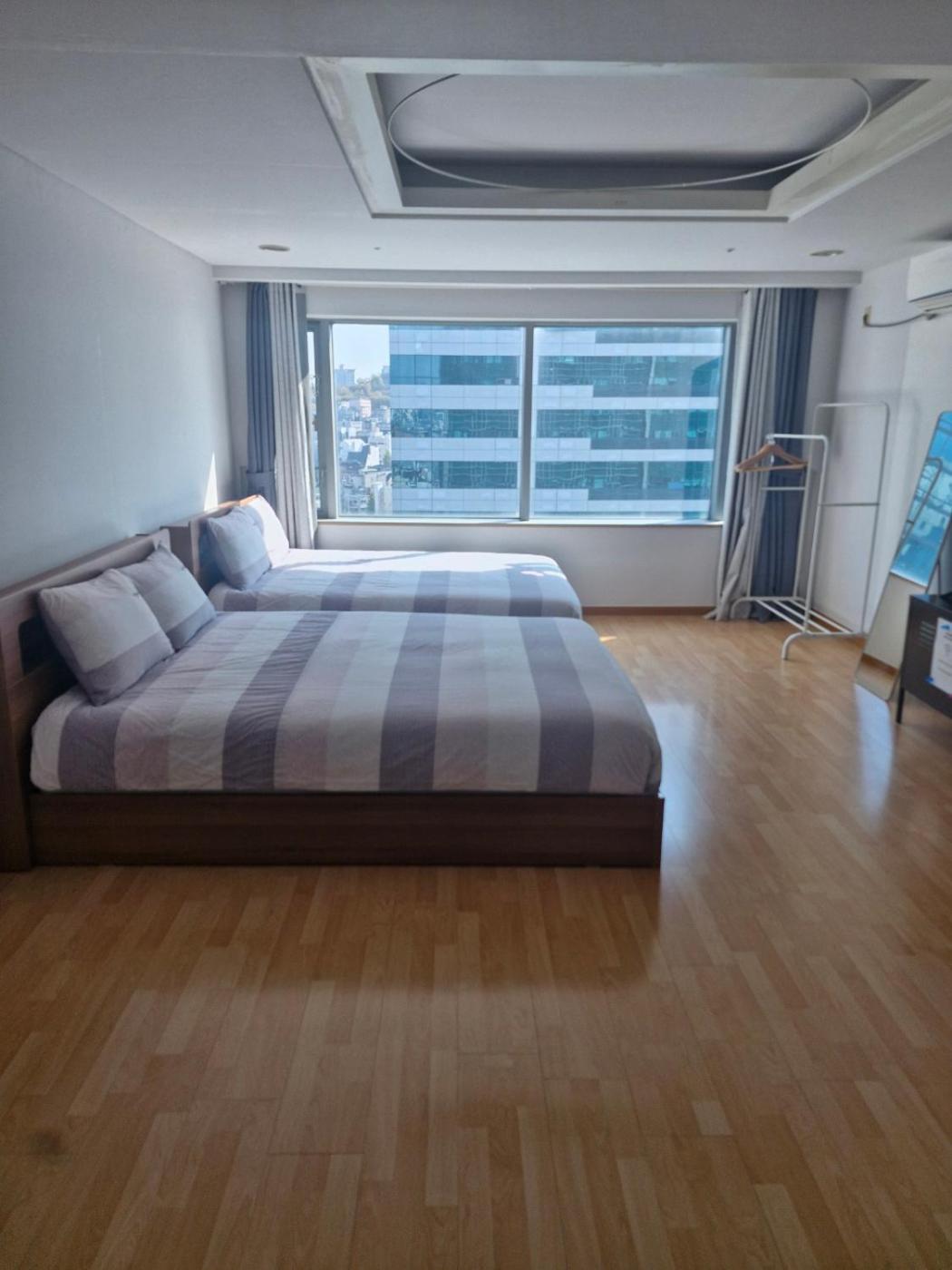 Hongdae Guesthouse 1Min From Hongik Uni Station Exit #1 Seoul Exterior photo