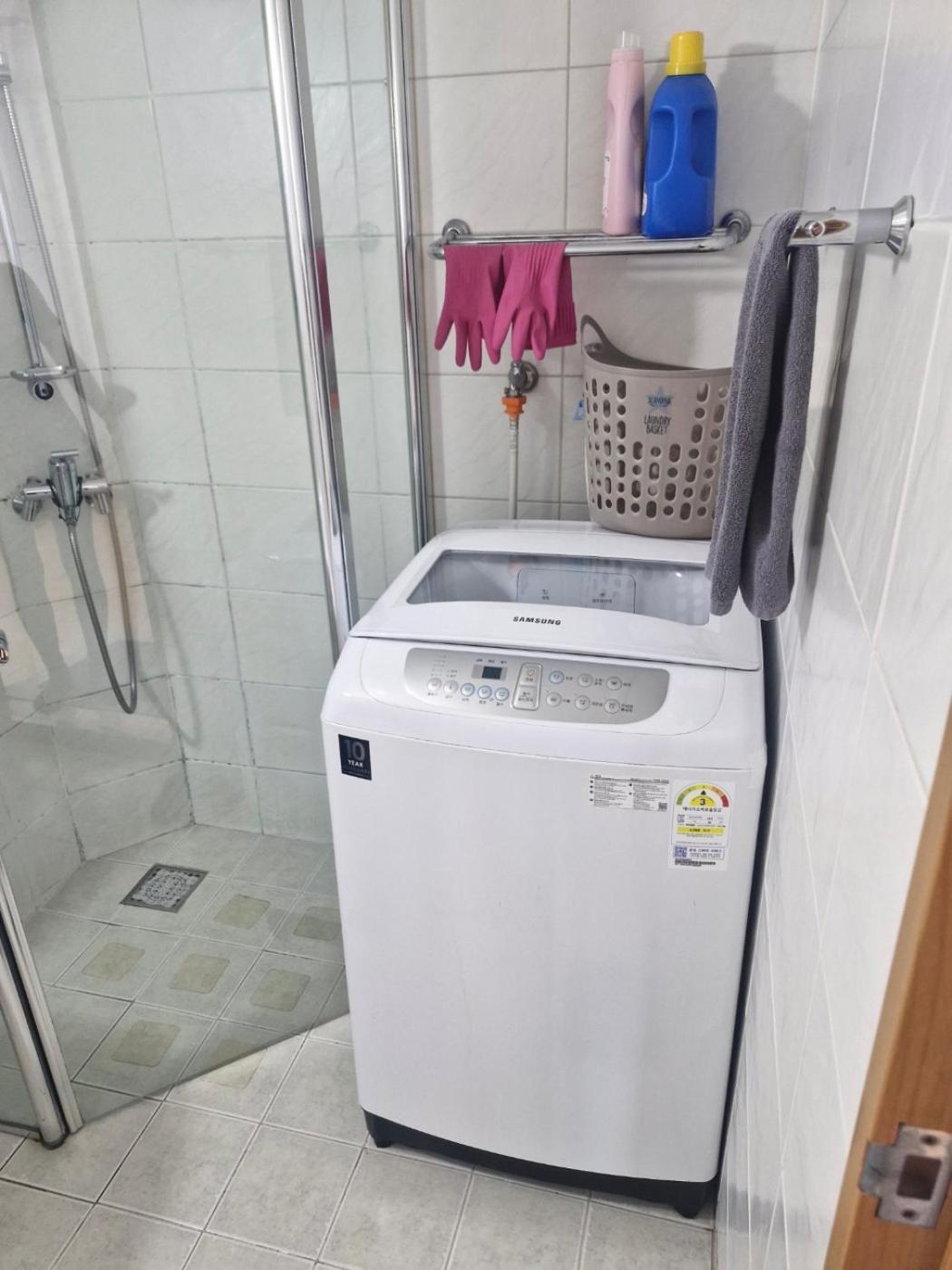 Hongdae Guesthouse 1Min From Hongik Uni Station Exit #1 Seoul Exterior photo